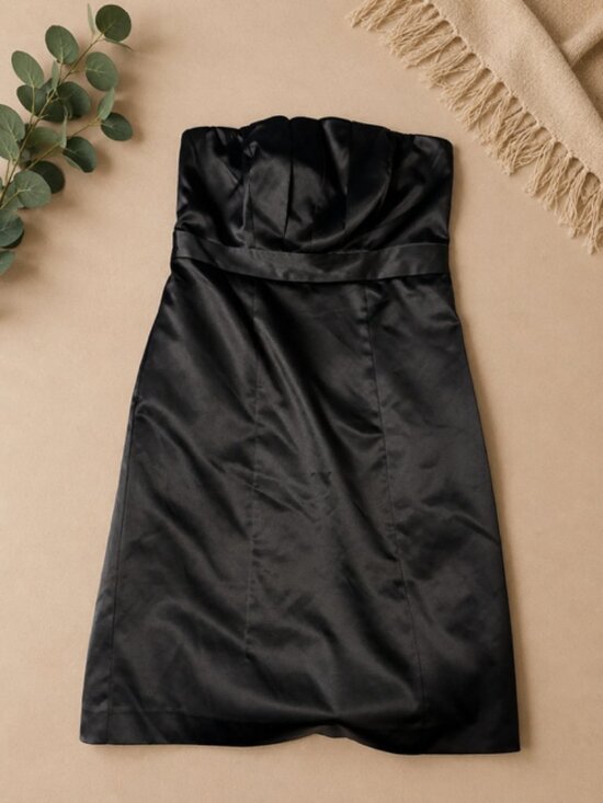 The Limited Dresses & Skirts - 🖤 The Limited Strapless Satin Cocktail Dress – Size 2 🖤